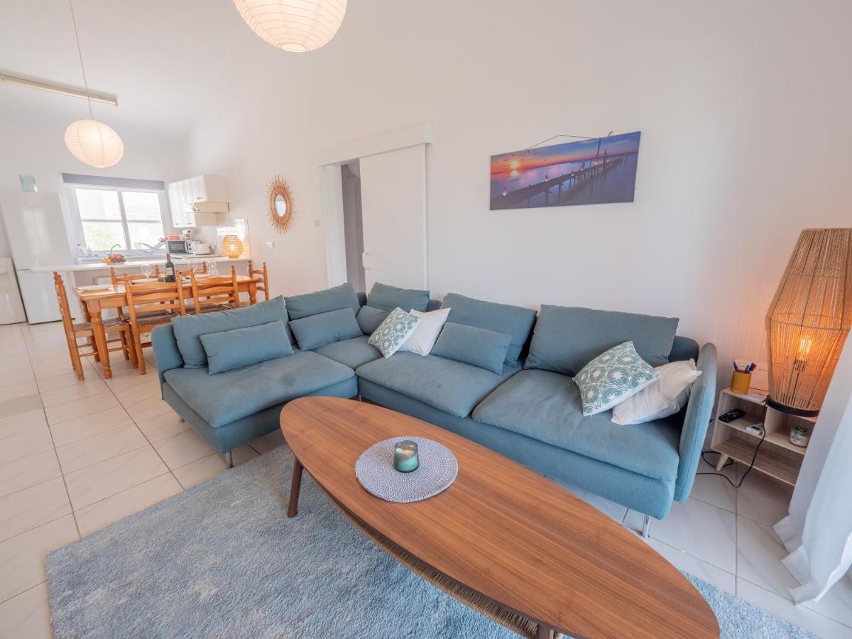The Salnik Beach Apartment Лімасол Екстер'єр фото