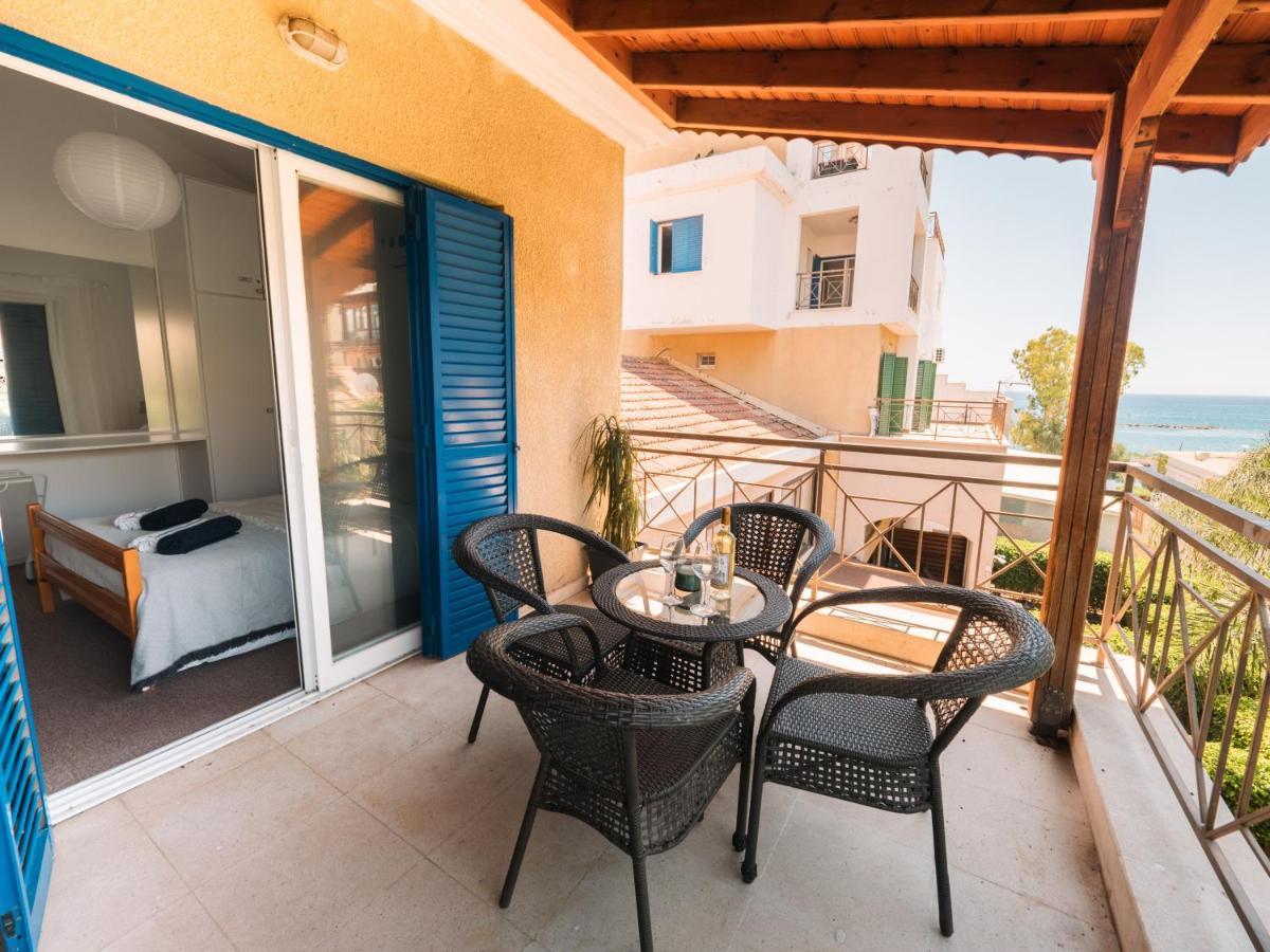 The Salnik Beach Apartment Лімасол Екстер'єр фото