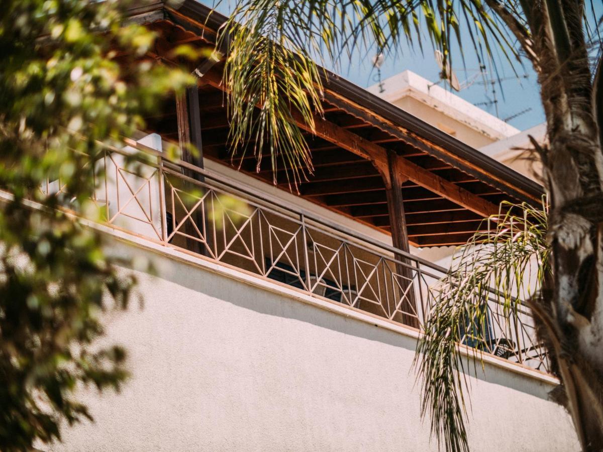 The Salnik Beach Apartment Лімасол Екстер'єр фото