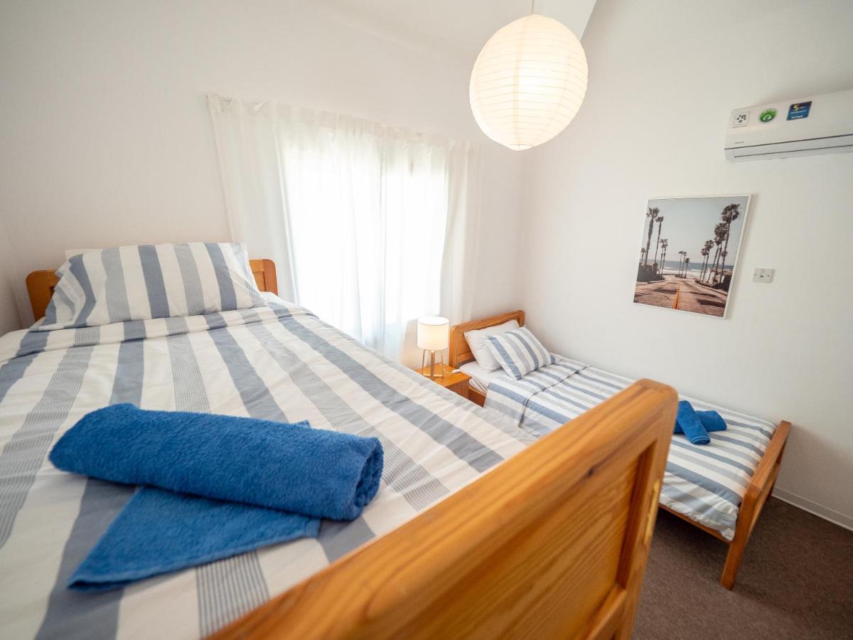 The Salnik Beach Apartment Лімасол Екстер'єр фото